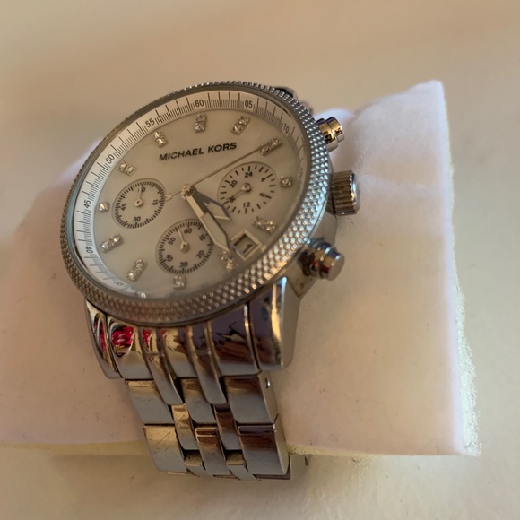 Michael Kors silver quartz rhinestone watch - Picture 3 of 5